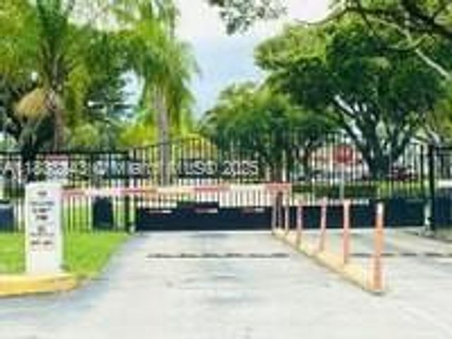 201 Berkley Rd 301, Hollywood, FL 33024