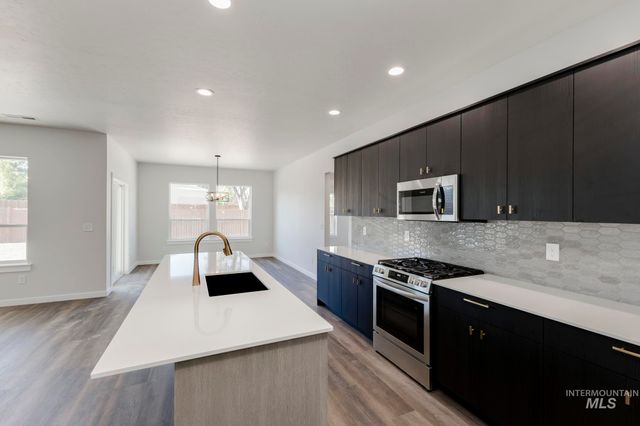 8306 E Bright Angel Dr, Nampa, ID 83687