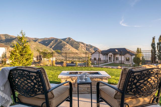 846 E MOUNTAIN RD, North Ogden, UT 84414