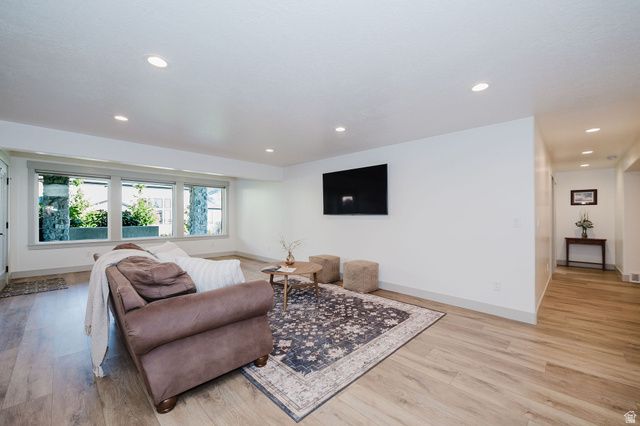 846 E MOUNTAIN RD, North Ogden, UT 84414