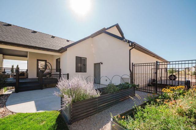846 E MOUNTAIN RD, North Ogden, UT 84414