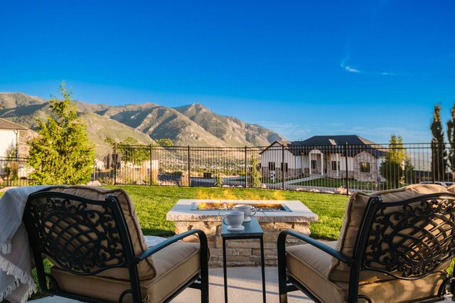 846 E MOUNTAIN RD, North Ogden, UT 84414