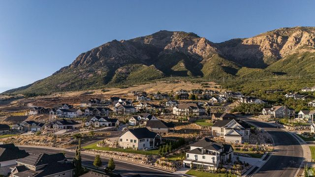 846 E MOUNTAIN RD, North Ogden, UT 84414