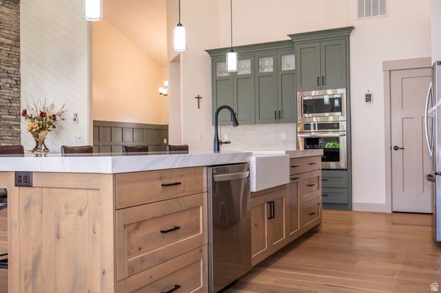 846 E MOUNTAIN RD, North Ogden, UT 84414