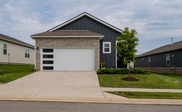 1041 Royal Gorge Pvt Ct, Gallatin, TN 37066