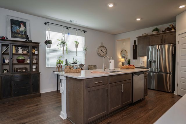 1041 Royal Gorge Pvt Ct, Gallatin, TN 37066
