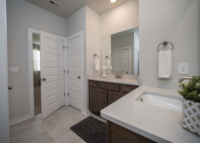 1041 Royal Gorge Pvt Ct, Gallatin, TN 37066