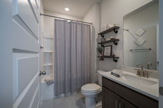 1041 Royal Gorge Pvt Ct, Gallatin, TN 37066
