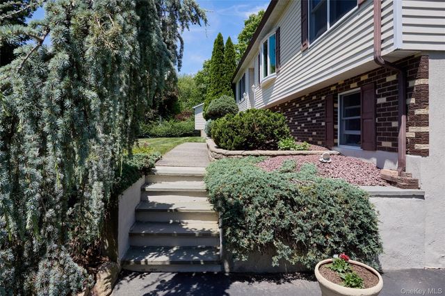84 Longdale Road, Mahopac, NY 10541