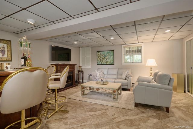 84 Longdale Road, Mahopac, NY 10541