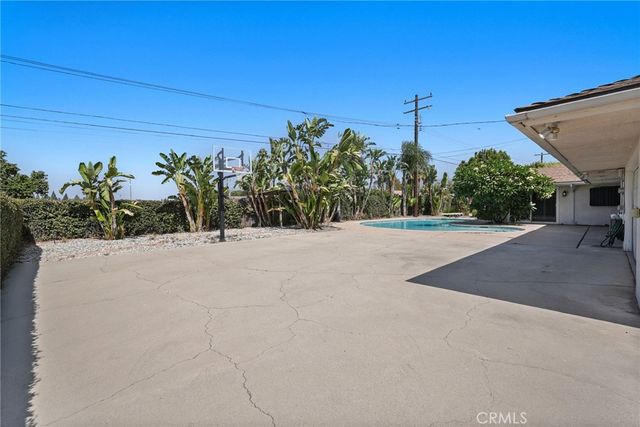 2025 Yorba Drive, Pomona, CA 91768
