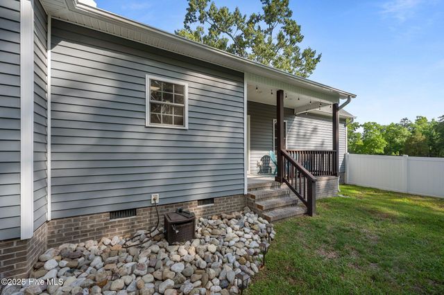 201 Cypress Branch Way, Jacksonville, NC 28540