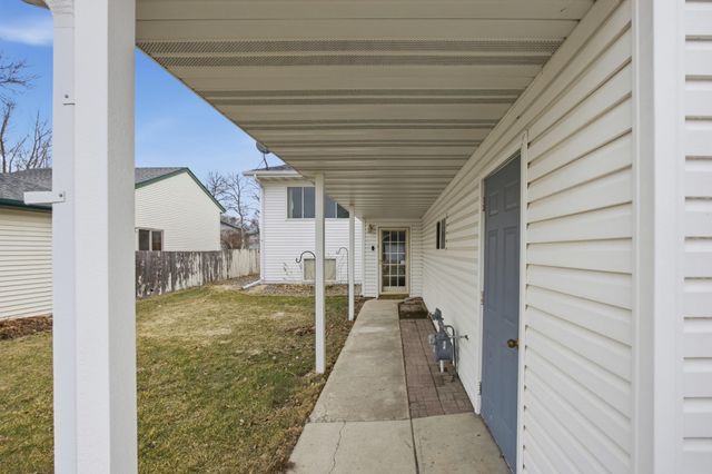 2155 4th Avenue E, West Fargo, ND 58078