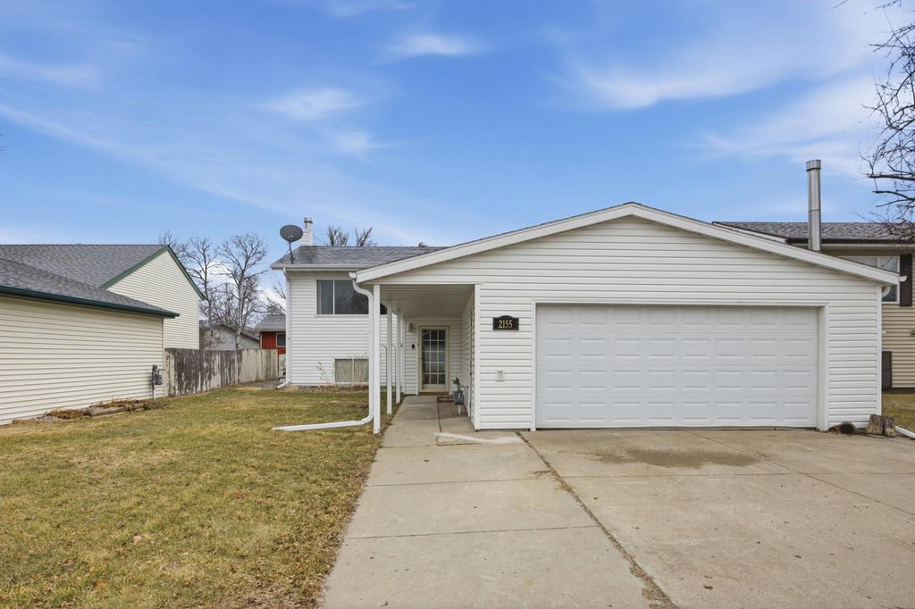 2155 4th Avenue E, West Fargo, ND 58078
