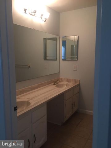 94 TENNYSON DR, Plainsboro, NJ 08536