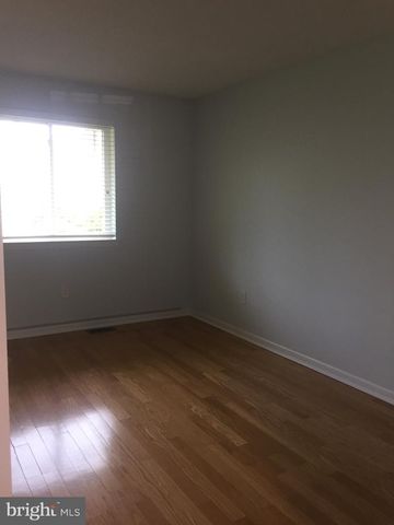 94 TENNYSON DR, Plainsboro, NJ 08536