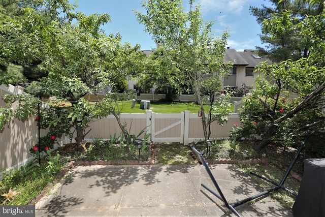 94 TENNYSON DR, Plainsboro, NJ 08536