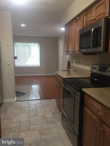 94 TENNYSON DR, Plainsboro, NJ 08536
