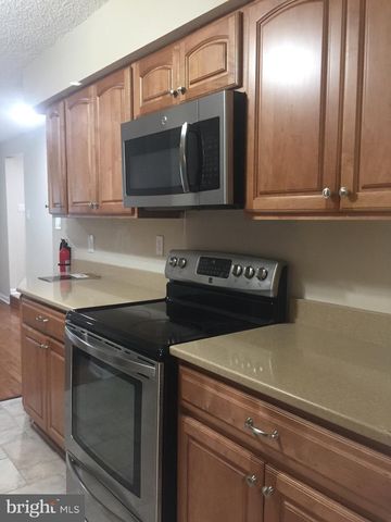 94 TENNYSON DR, Plainsboro, NJ 08536