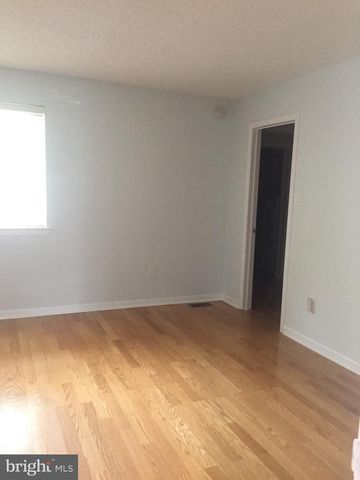 94 TENNYSON DR, Plainsboro, NJ 08536
