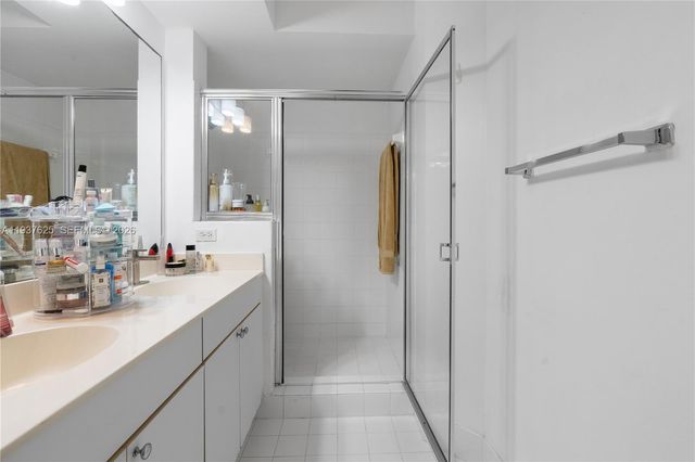 17125 N Bay Rd 3104, Sunny Isles Beach, FL 33160