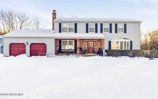 4 Cherry Tree Circle, Howell, NJ 07731