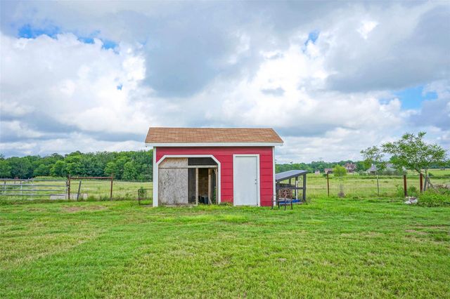 8263 County Road 179, Richards, TX 77873
