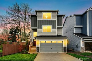 27019 30th Place S #22, Kent, WA 98032