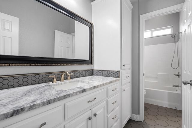 1420 Hoosier Park, Robinson, TX 76706