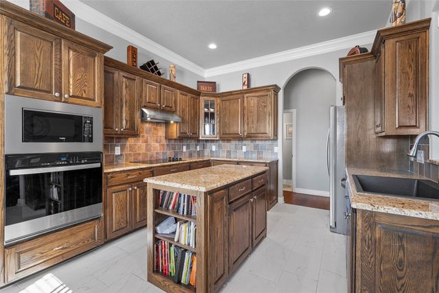 1420 Hoosier Park, Robinson, TX 76706