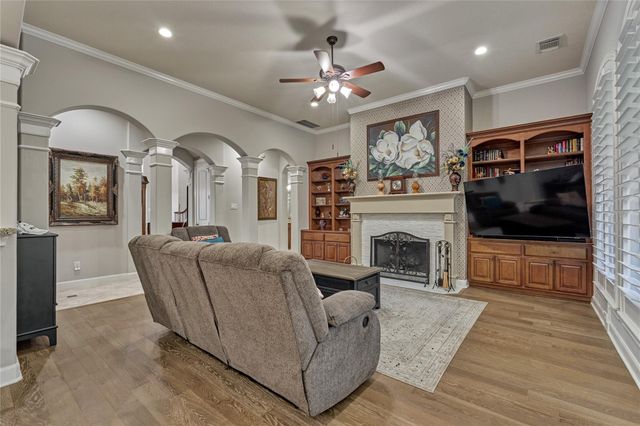 390 Wedgewood Drive, Montgomery, TX 77356