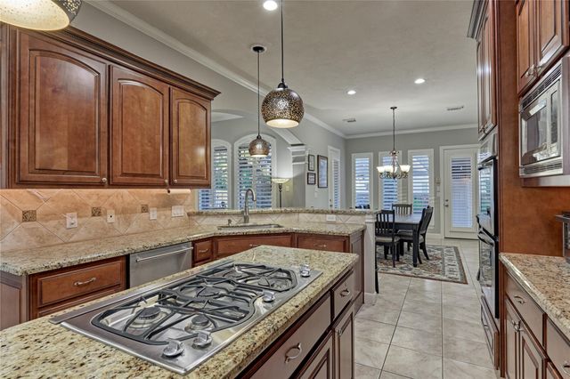 390 Wedgewood Drive, Montgomery, TX 77356