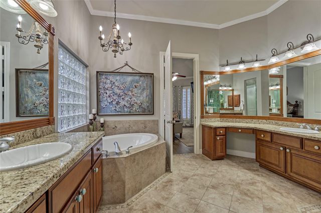 390 Wedgewood Drive, Montgomery, TX 77356
