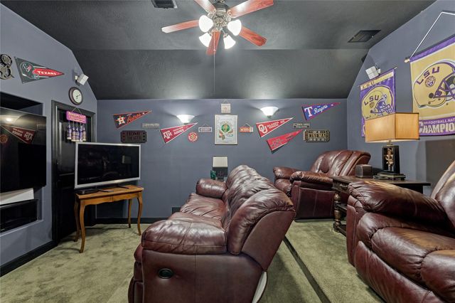 390 Wedgewood Drive, Montgomery, TX 77356