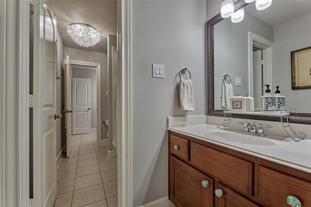 390 Wedgewood Drive, Montgomery, TX 77356