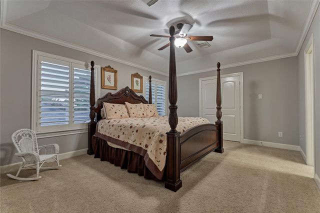 390 Wedgewood Drive, Montgomery, TX 77356