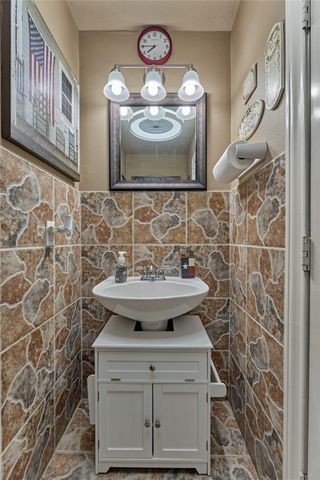 390 Wedgewood Drive, Montgomery, TX 77356