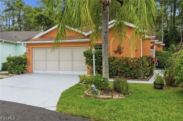 10727 Maui CIR, Estero, FL 33928