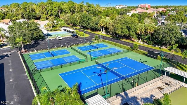 10727 Maui CIR, Estero, FL 33928