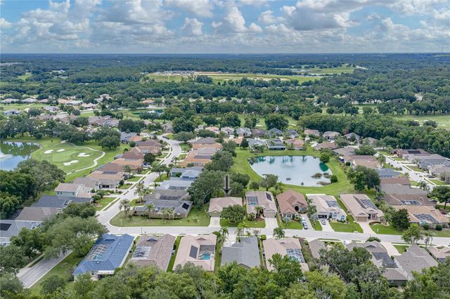 12215 WOODLANDS CIRCLE, Dade City, FL 33525