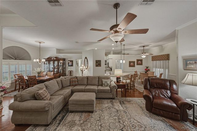 12215 WOODLANDS CIRCLE, Dade City, FL 33525