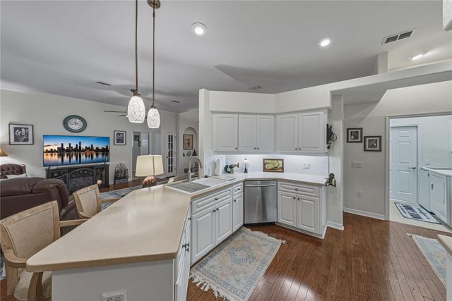12215 WOODLANDS CIRCLE, Dade City, FL 33525