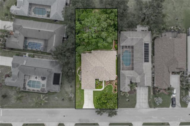 12215 WOODLANDS CIRCLE, Dade City, FL 33525