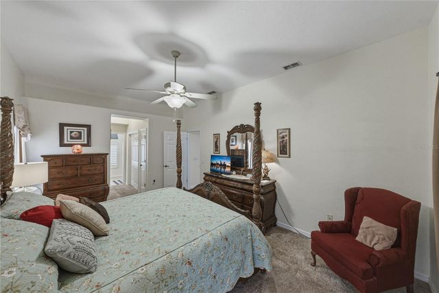 12215 WOODLANDS CIRCLE, Dade City, FL 33525