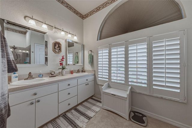 12215 WOODLANDS CIRCLE, Dade City, FL 33525