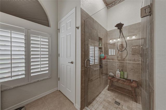 12215 WOODLANDS CIRCLE, Dade City, FL 33525