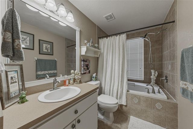 12215 WOODLANDS CIRCLE, Dade City, FL 33525
