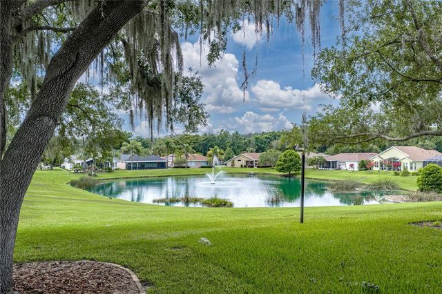 12215 WOODLANDS CIRCLE, Dade City, FL 33525