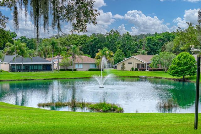 12215 WOODLANDS CIRCLE, Dade City, FL 33525