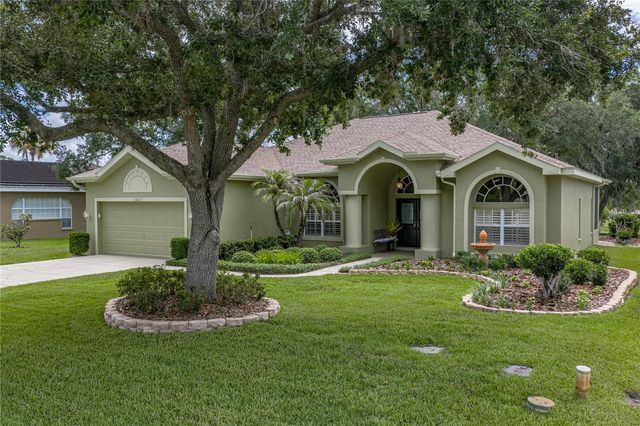 12215 WOODLANDS CIRCLE, Dade City, FL 33525